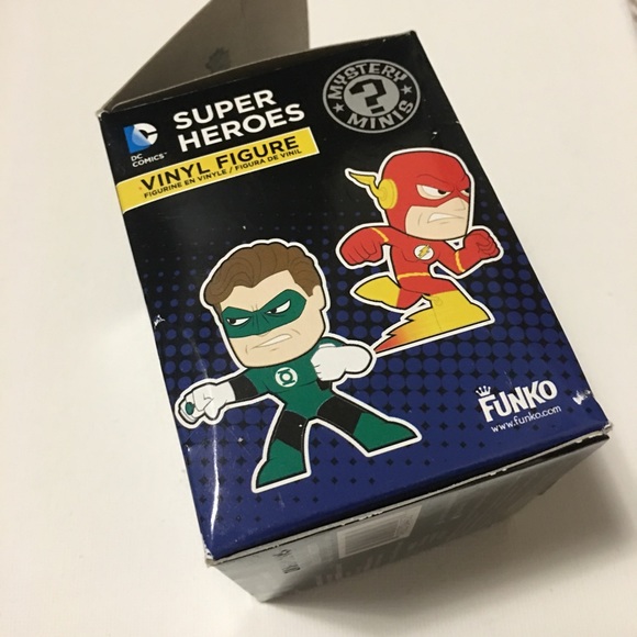 Deathstroke DC Comics Super Heroes Vinyl Figurine - Picture 14 of 16